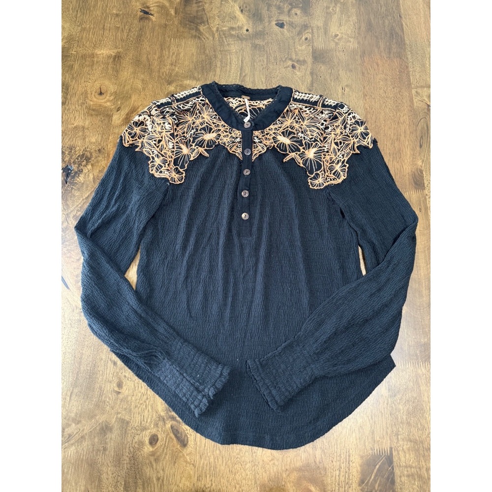EUC Womens Free People Easy Breezy Henley top black embroidered size‎ S